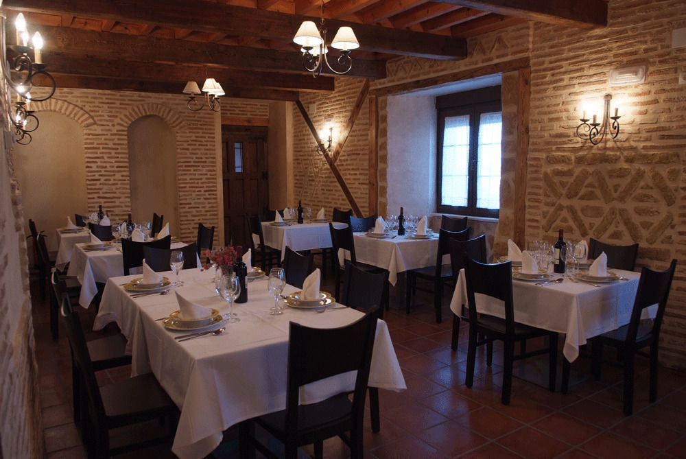 La Casona De Dona Petra 호텔 Villarmentero de Campos 외부 사진